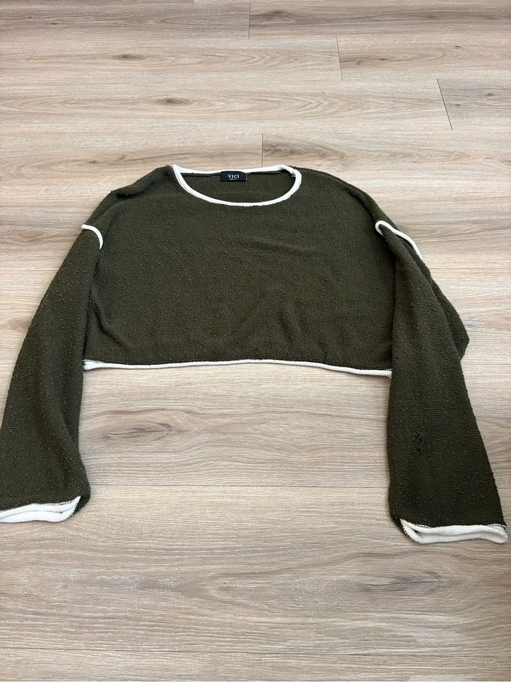 VICI Olive Green Cropped Knit with White Piping - Picture 7 of 7